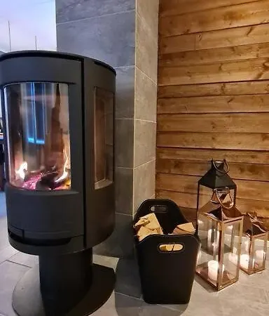 Dom wakacyjny Arctic Tromvik With Jacuzzi