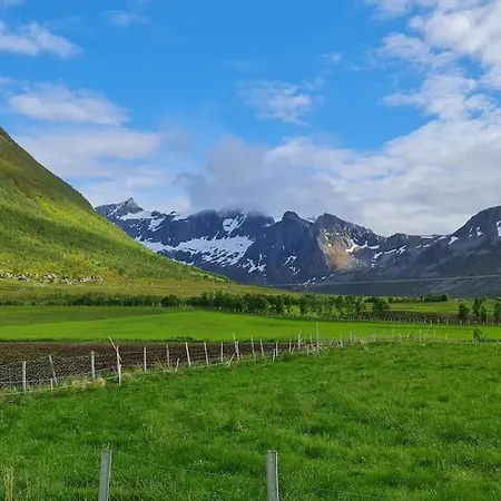 Dom wakacyjny Arctic Tromvik With Jacuzzi